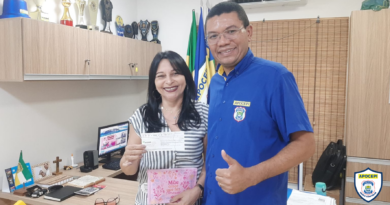 Sócia recebe prêmio de R$ 500